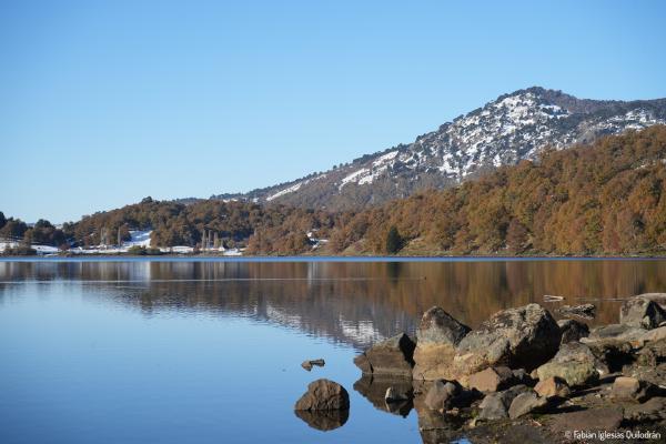 70mm, ƒ/10, 1/160s, ISO100 - 18.05.2024 - Icalma, Chile. ▶ Icalma está ubicado en la cordillera de los Andes de la región de La Araucanía. © Fabián Iglesias.